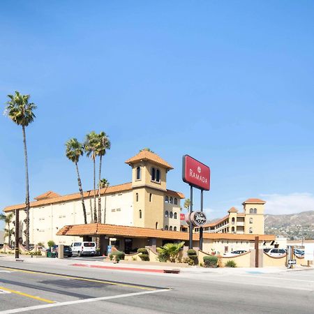 Hotel Ramada By Wyndham Burbank Airport Extérieur photo