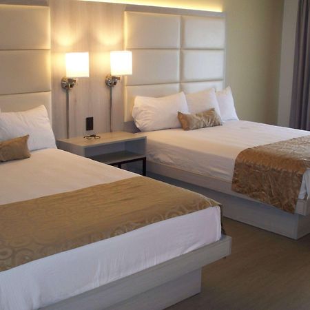 Hotel Ramada By Wyndham Burbank Airport Extérieur photo