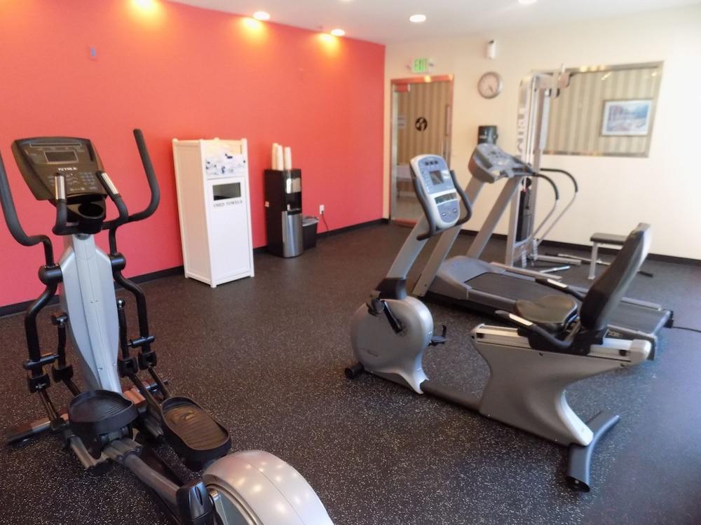 Hotel Ramada By Wyndham Burbank Airport Extérieur photo