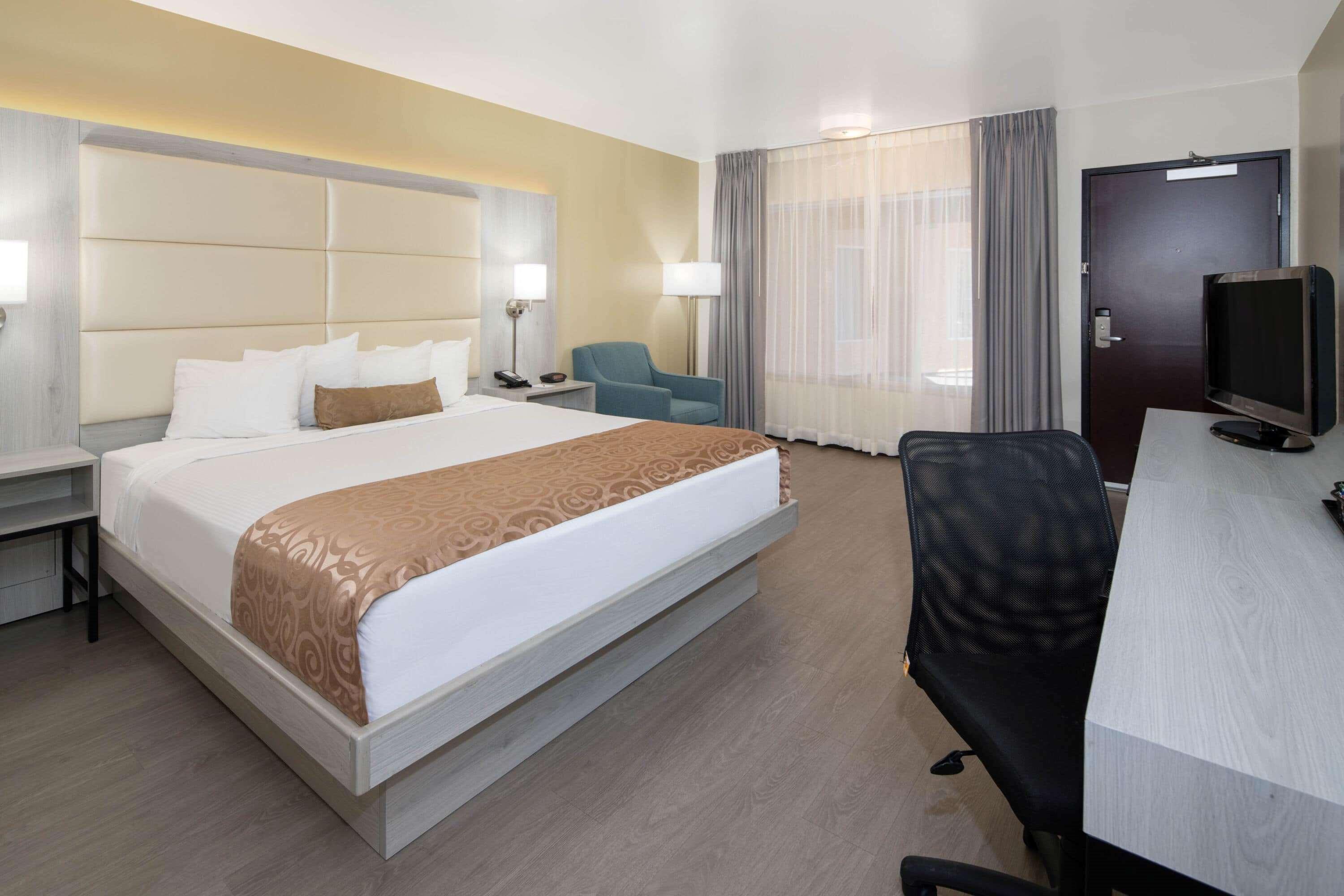 Hotel Ramada By Wyndham Burbank Airport Extérieur photo
