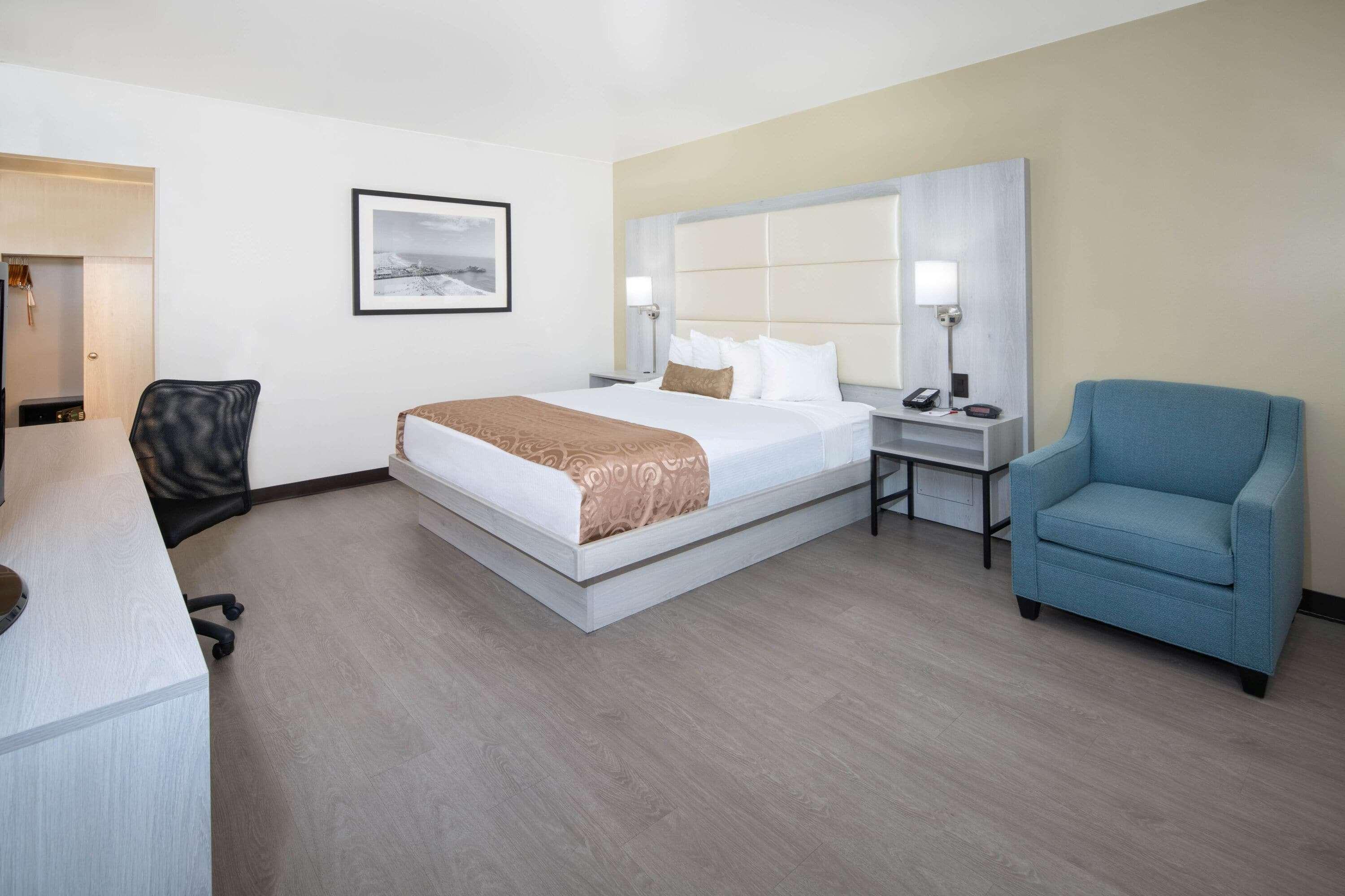 Hotel Ramada By Wyndham Burbank Airport Extérieur photo