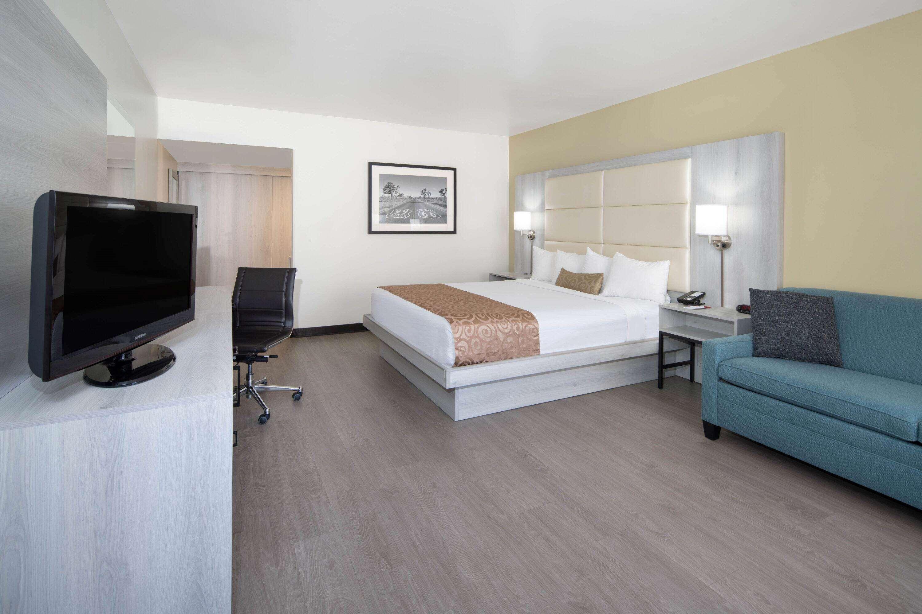 Hotel Ramada By Wyndham Burbank Airport Extérieur photo