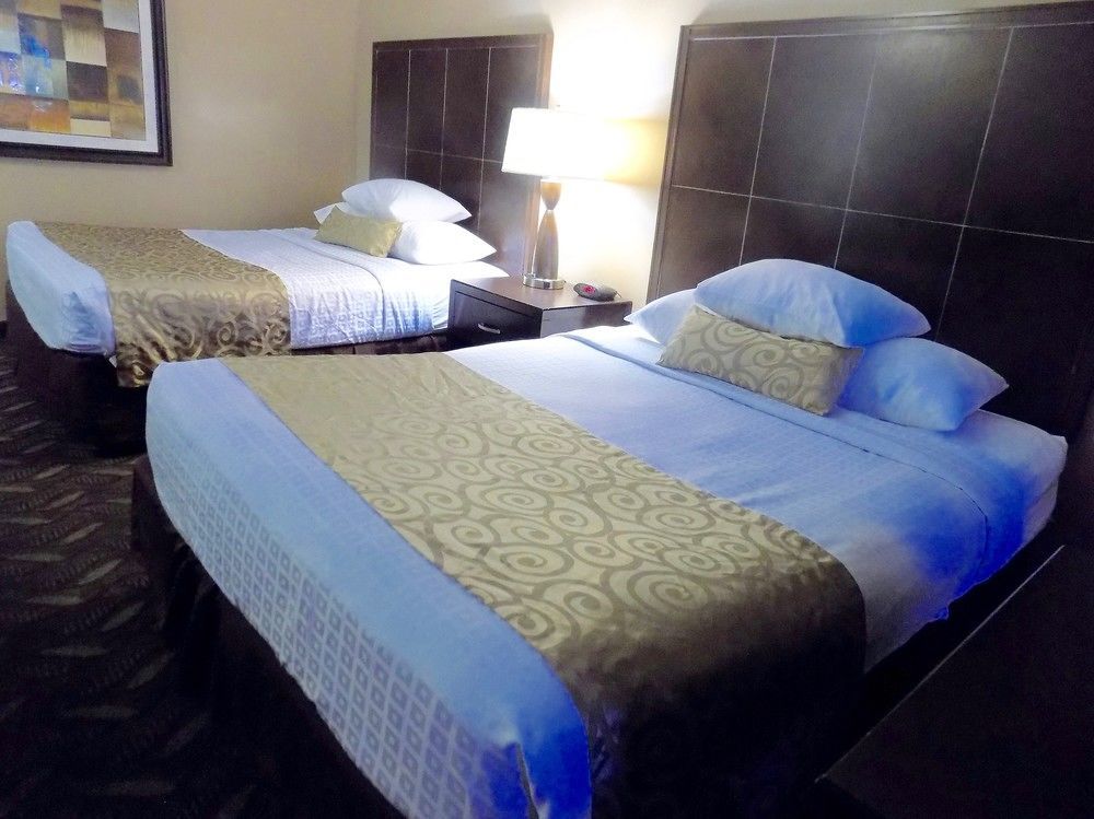 Hotel Ramada By Wyndham Burbank Airport Extérieur photo