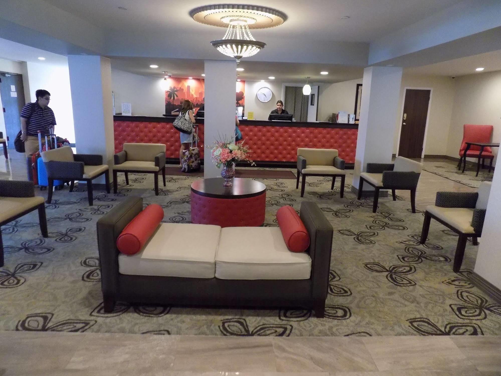 Hotel Ramada By Wyndham Burbank Airport Extérieur photo