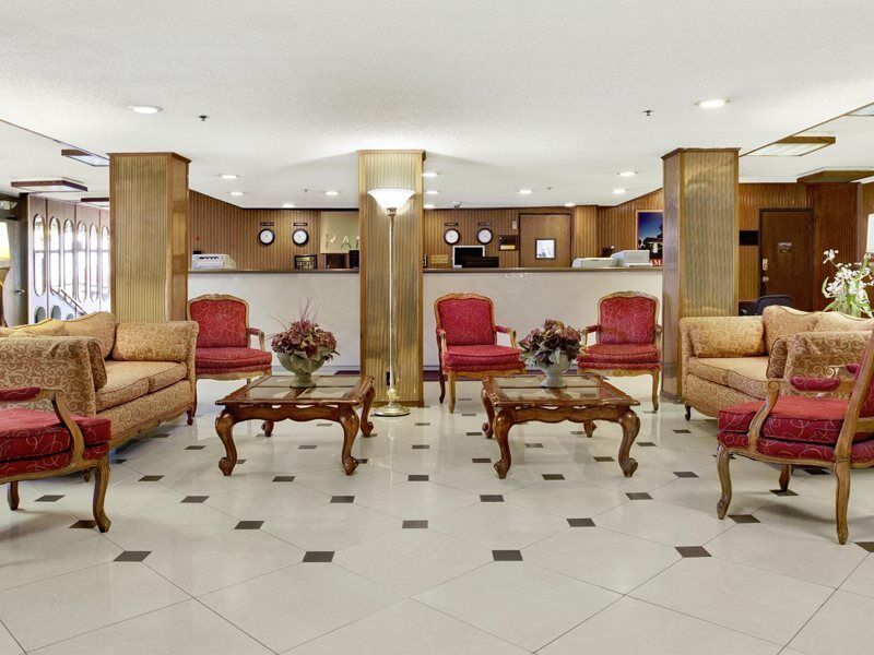 Hotel Ramada By Wyndham Burbank Airport Extérieur photo